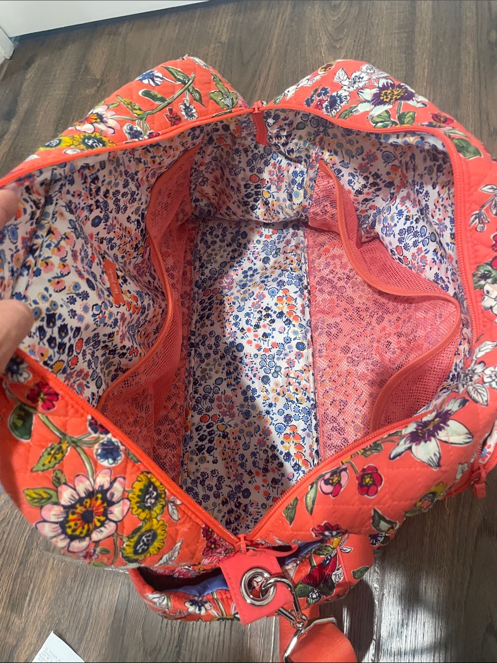Vera Bradley Coral Floral Quilted Travel Tote w Trolley Strap - Picture 14 of 14